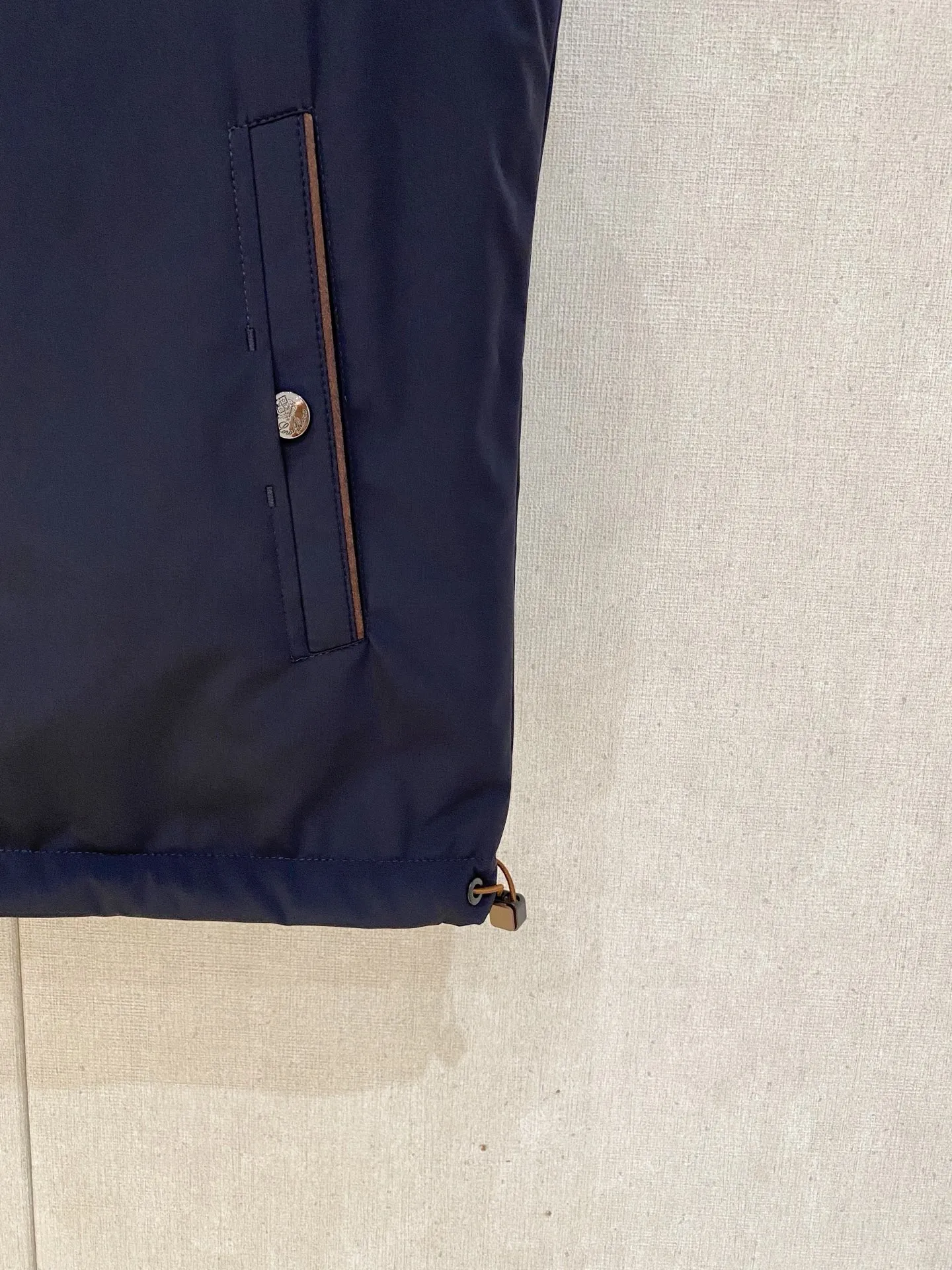 LP Autumn and Winter New Arrival Original Reversible Vest Classic Hot Sale version Simple and fashionable Versatile, soft and delicate to the touch, comfortable on the upper body. Original imported lettering hardware accessories are supplied to customers, representing the fine workmanship of the Factory. Black Blue Sizes: M-4XL